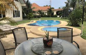 Townhome – Pattaya, Chonburi, Thailand for $193,000