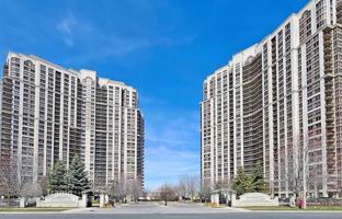 6-bedroom apartment in Etobicoke for C$920,000