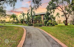 4-bedroom house 445 m² in Tamarac for $1,899,000