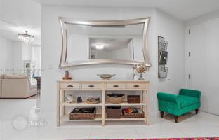 3-bedroom apartments in condo 196 m² in Collins Avenue for $1,600,000