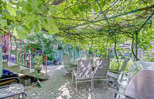 10-bedroom house in York for C$1,936,000