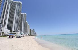 Bright two-bedroom apartment on the first line of the ocean Sunny Isles Beach, Florida, USA for $720,000