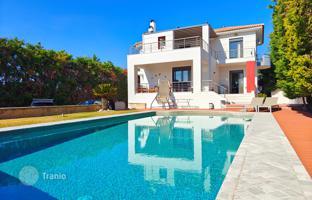 Three-storey house with a swimming pool and a lush garden in Peloponnese, Greece for 900,000 €