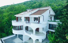 OPATIJA, CENTER — duplex apartment 200 m² on the 2nd floor 3 bedrooms + bathroom with a panoramic view of the sea + surroundings 100 m² for 700,000 €