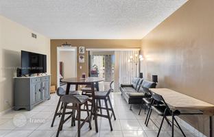 3-bedroom apartments in condo 102 m² in Coral Springs for $306,000
