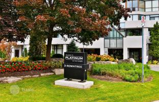2-bedroom apartment in Etobicoke for C$913,000