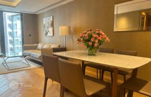 Two-bedroom apartment in a residence with a swimming pool, and a business lounge, Westminster, London, UK for £1,622,000