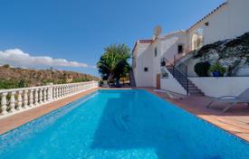 Villa just 400 metres from the sea, with mountain views, Alicante, Spain for 526,000 €