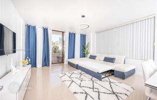 2-bedroom apartments in condo 104 m² in South Ocean Drive for $565,000
