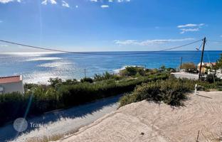 Land plot 1,607 m² in Makry Gialos for 350,000 €