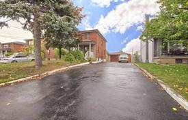 Townhome – North York, Toronto, Ontario,  Canada for C$1,154,000
