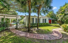 Old villa with a garden, a pool and a terrace, Miami, USA for $1,490,000