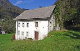 Historic house with a huge plot in Gorenja Trebuša, Tolmin, Slovenia for 440,000 €