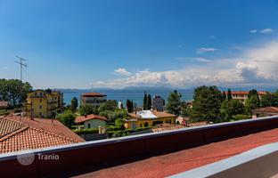 Exclusive penthouse with views of Lake Garda on the Sirmione Peninsula, Italy for 699,000 €