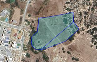 Land plot 8,539 m² in Pareklisia for 1,500,000 €
