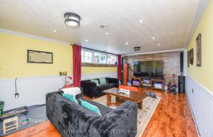 8-bedroom house in Etobicoke for C$2,091,000