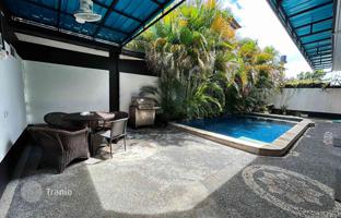 8-bedroom villa 400 m² in South Denpasar for $210,000