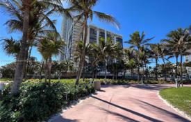 Condo – Collins Avenue, Miami, Florida,  USA for $724,000