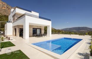 3-bedroom villa 129 m² in Polop for 598,000 €