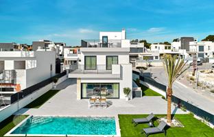 3-bedroom villa 237 m² in San Miguel de Salinas for 649,000 €