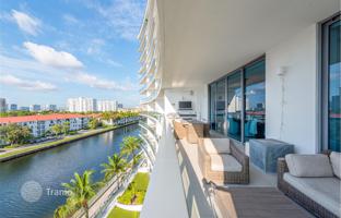 4-bedroom apartments in condo 211 m² in Aventura for $1,999,000