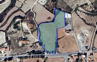 Land plot 12,710 m² in Paphos for 990,000 €