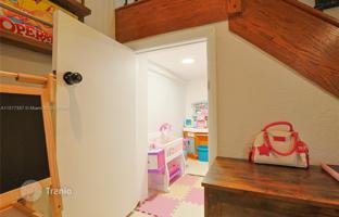 4-bedroom house 230 m² in Pembroke Pines for $730,000