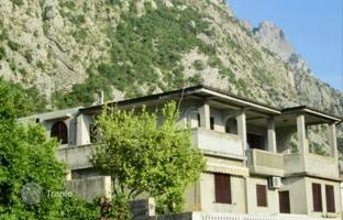 5-room cottage 270 m² in Dobrota for 745,000 €