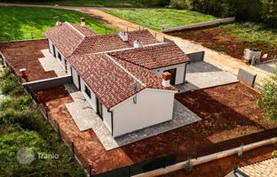 2-room house 82 m² in Barban for 275,000 €