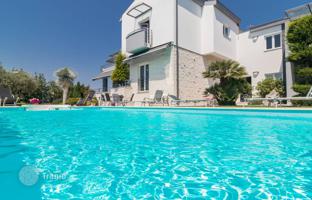 5-bedroom villa 350 m² in Pula for 1,850,000 €