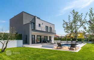 4-bedroom house 204 m² in Porec for 749,000 €