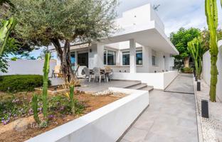 4-bedroom villa 216 m² in Marbella for 1,950,000 €