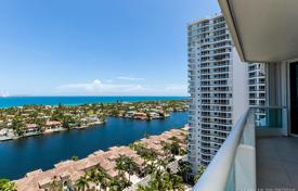 Comfortable apartment with ocean views in a residence on the first line of the beach, Aventura, Florida, USA for $980,000