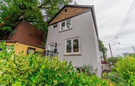 Townhome – Craven Road, Old Toronto, Toronto,  Ontario,   Canada for C$1,171,000
