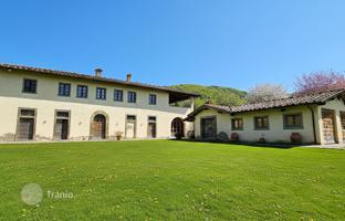 4-bedroom country house 550 m² in Loro Ciuffenna for 1,100,000 €