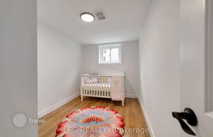 15-bedroom house in North York for C$2,354,000