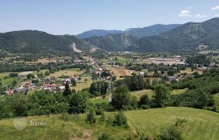 Land plot 11,000 m² in Kolašin for 660,000 €