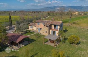3-bedroom country house 200 m² in Cortona for 780,000 €