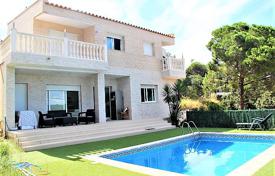 Three-storey villa with a swimming pool and a view of the mountains, Lloret de Mar, Spain for 546,000 €