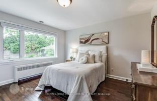9-bedroom house in Etobicoke for C$2,287,000