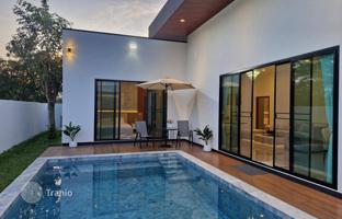 4-bedroom villa 240 m² in Pattaya for $218,000