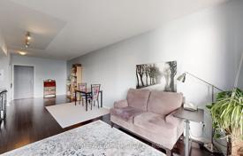 Apartment – The Queensway, Toronto, Ontario,  Canada for C$907,000