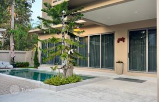 Furnished villa with a swimming pool, a garden and terraces, 3 minutes walk from Maenam Beach, Samui, Thailand for $433,000