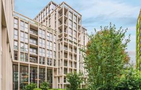 Three-bedroom apartment in a luxury residence with a swimming pool and a business center, in the heart of Westminster, London, UK for $2,856,000