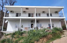A panoramic duplex house with a large plot for sale in Sutomore, Zagrađe for 190,000 €