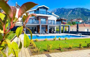 4-bedroom villa 220 m² in Ölüdeniz for 51,641,000 TRY