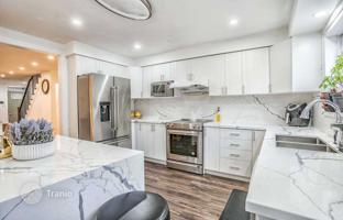 4-bedroom townhouse in Old Toronto for 1,187,000 €