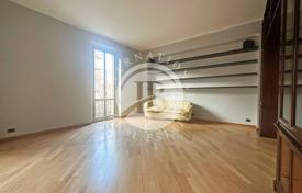 Apartments with balcony in Milan, Ломбардия for 1,280,000 €