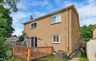 10-bedroom house in Scarborough for C$1,157,000
