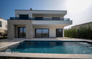4-bedroom house 234 m² in Porec for 950,000 €